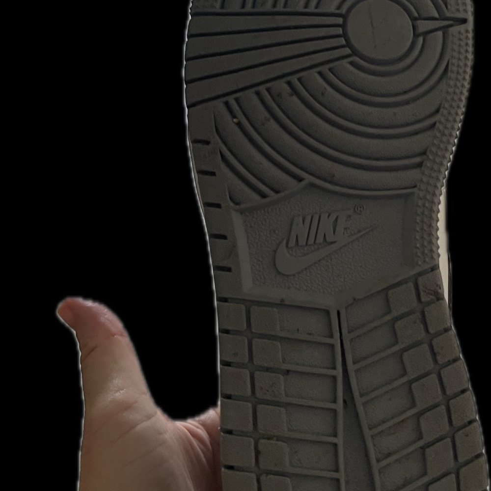 Jordan 1 Retro High OG - Picture 4 of 4